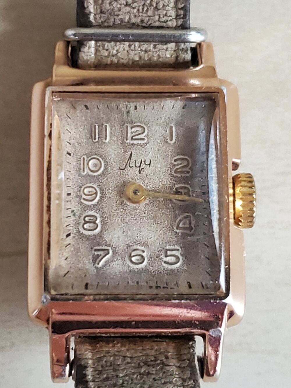 VINTAGE USSR SOVIET RUSSIA LUCH LADIES MECHANICAL WATCH